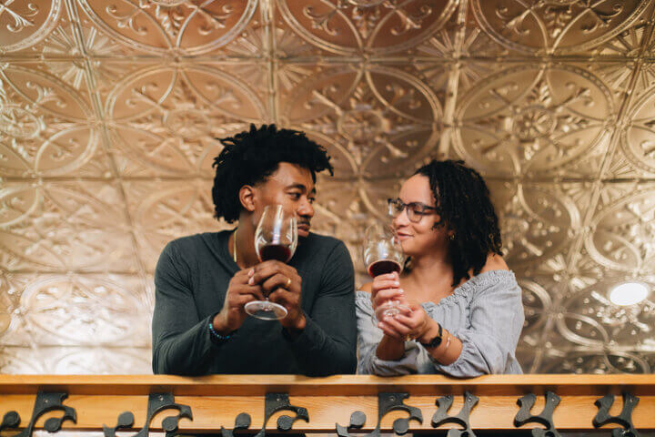 couple drinking wine on date