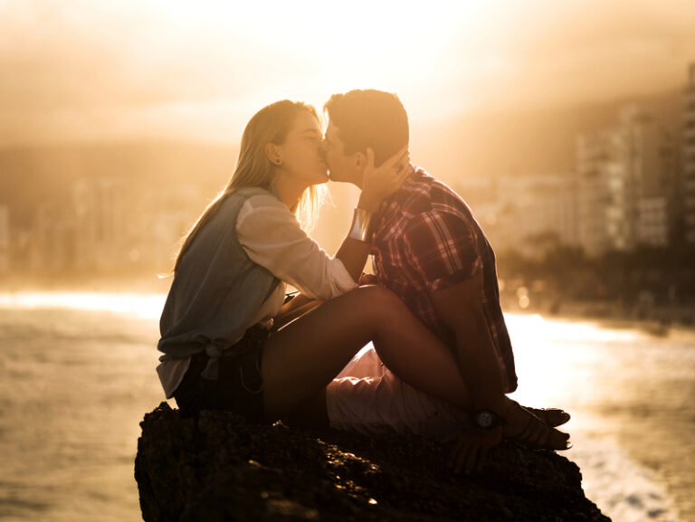 How to Plan the Perfect Date for Every Zodiac Sign